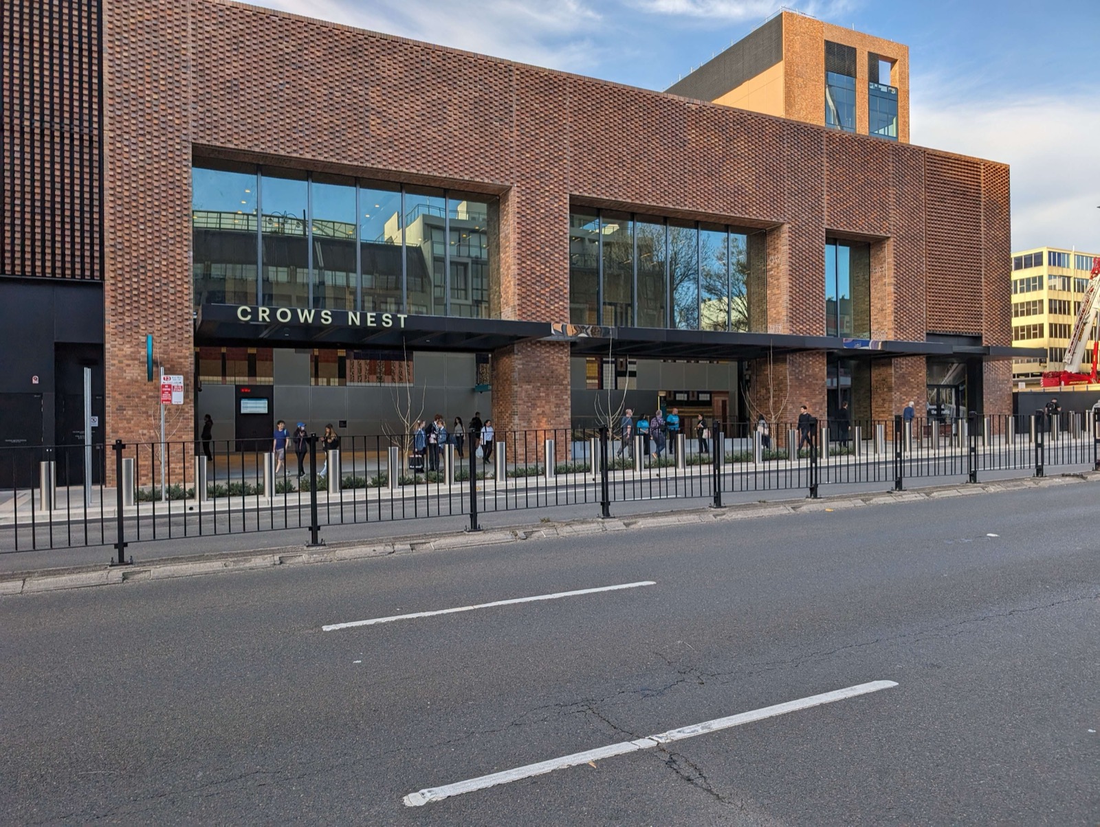 Crows Nest Metro Station exterior