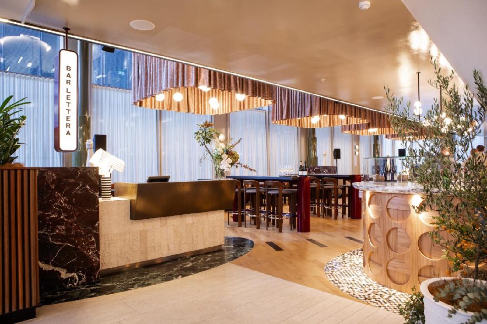 Bar Lettera dining on Level 5